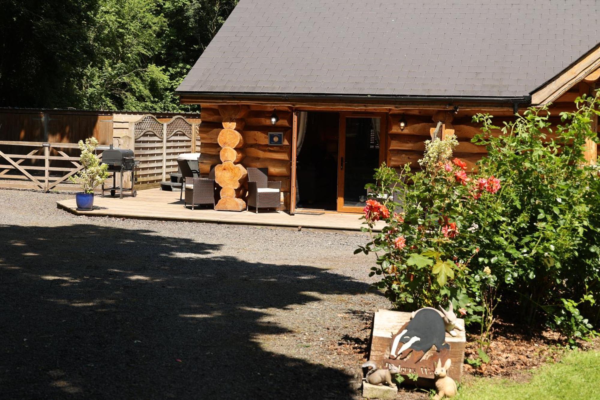 Badger'S Wood At Hoo Farm Villa Телфорд Екстериор снимка