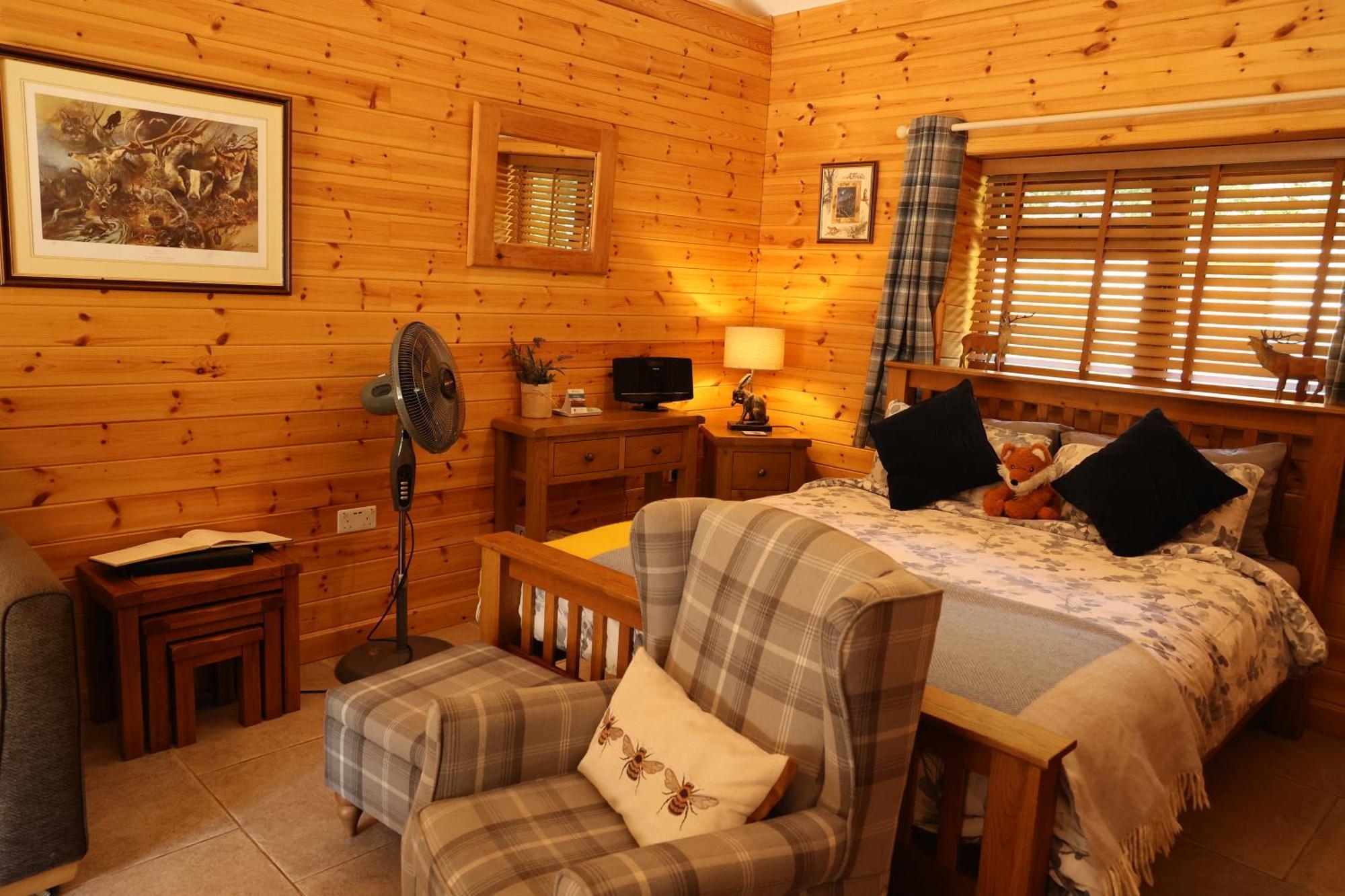 Badger'S Wood At Hoo Farm Villa Телфорд Екстериор снимка